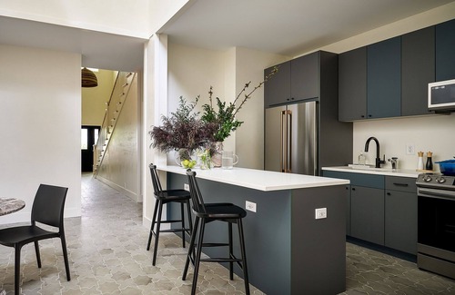 New Buffalo Apartment | The Neighborhood Hotel - New Buffalo 102 - Queen, Pet Friendly