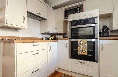 Helston Cottage | THE NEST, character holiday cottage, with a garden in Mawgan
