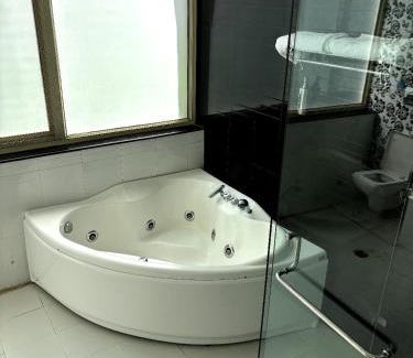 DLF Phase 3 Hotel | The Nest - Chill Place