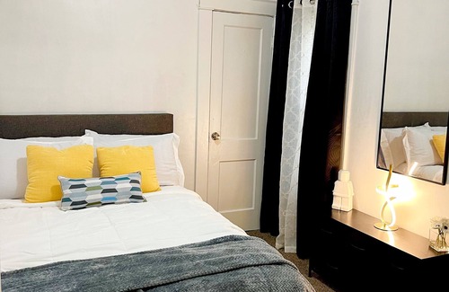 East Cleveland House | The Nest On Alcoy