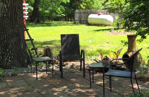 Yellville Apartment | The NESTING HEN a Rustic , Cozy , Secluded Barn Studio