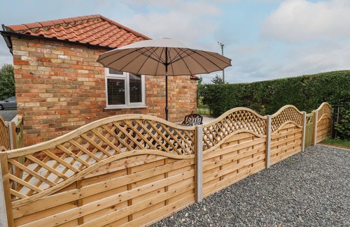 Louth Cottage | THE NEW BUILD, family friendly, with a garden in Louth