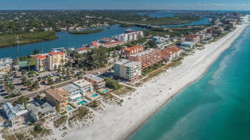 Indian Shores Resort | The New Hotel Collection Beachfront