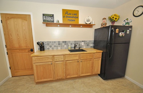 South Bend House | The New Manor, a Notre Dame themed room rental
