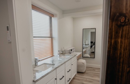 Dodge City Apartment | The New Premiere Downtown Luxury Loft, The Sophie