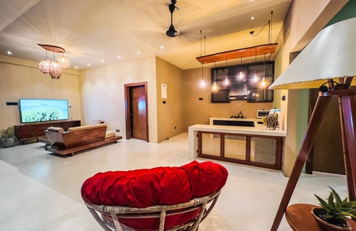 Weligama Villa | The Neylipz Cozy villa with 65" flat TV with PS5, outdoor Jacuzzi and Kitchen