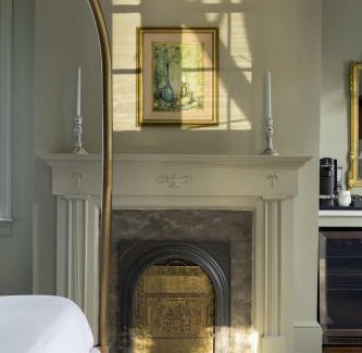 Harleston Village Bed & Breakfast | The Nicholas Veranda King Suite - Steps to King