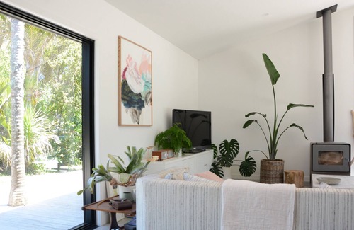 Muriwai House | The Nikau Ranch House at Muriwai Beach