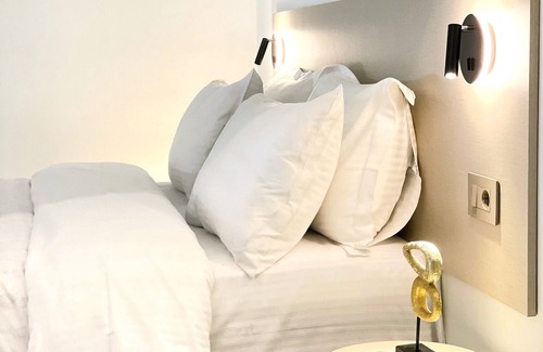 Zografos Hotel | THE NIXON Suite and Apartments Hotel