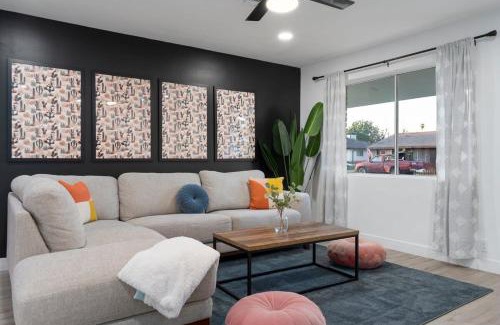 Camelback East House | The No Bad Days Villa - Family Retreat -Central