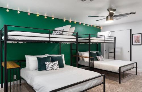Camelback East House | The No Bad Days Villa - Family Retreat -Central