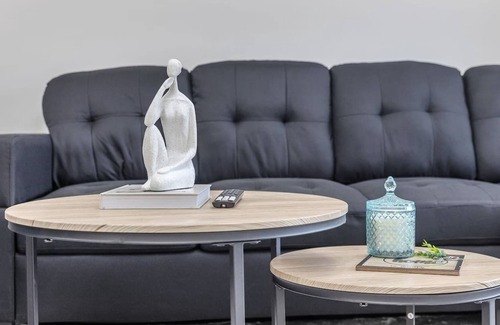 Pickering House | The Noir Affect: Modern 2B/2.5B+Office,5G,Parking