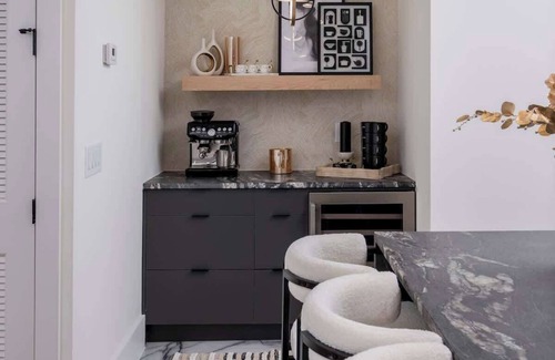 Katie Hill Neighborhood Condo | The Noir Manor