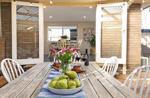 Bowral House | The Nook - centrally located