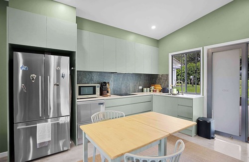 Maleny Apartment | The Nook: Charming Maleny Stay for 4 Guests