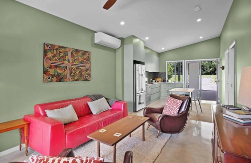 Maleny Apartment | The Nook: Charming Maleny Stay for 4 Guests