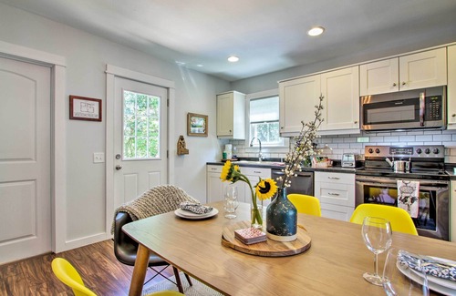Galena House | The Nook: Downtown Galena Cottage w/hot tub & fire pit!