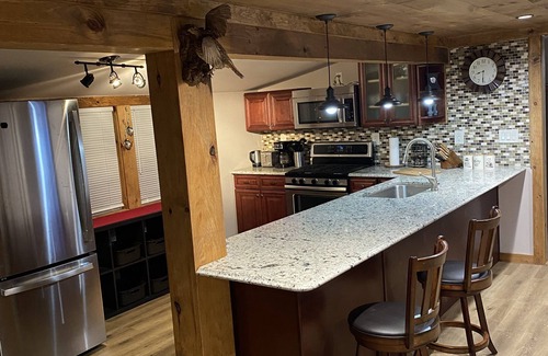 East Stroudsburg Cabin | The Nook - lodge cabin with hot tub at Shawnee Mtn
