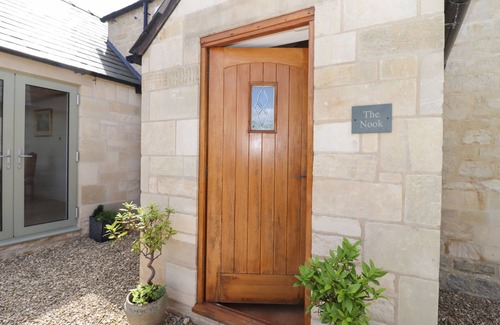 Stroud Cottage | THE NOOK, pet friendly, luxury holiday cottage in Painswick