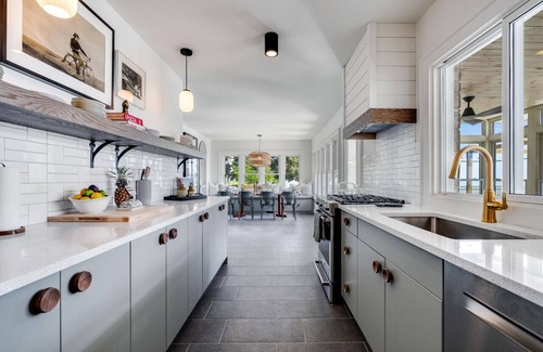 Kingsville Apartment | The North Shore Beach House - Your Luxury Waterfront Retreat!
