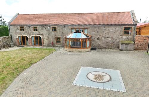 Crook House | The Oak, Country Home, Sleeps 4 with Hot Tub near Durham City & Bishop Auckland