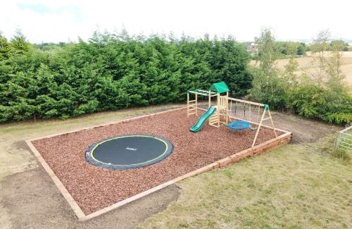 Crook House | The Oak, Country Home, Sleeps 4 with Hot Tub near Durham City & Bishop Auckland