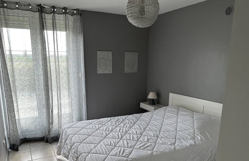 Miniac-Morvan House | The Oak House 2