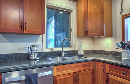 Brevard House | The Oak Lake House on Wanteska | Secluded Lakeferont Property