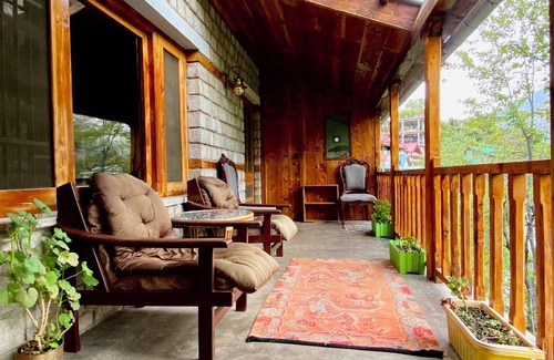 Manali House | The OakHurst