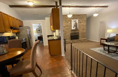 Mobile House | The Oaks at Longwood is located in a beautiful West Mobile neighborhood
