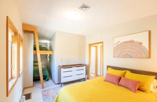 Lyle House | The Oaks