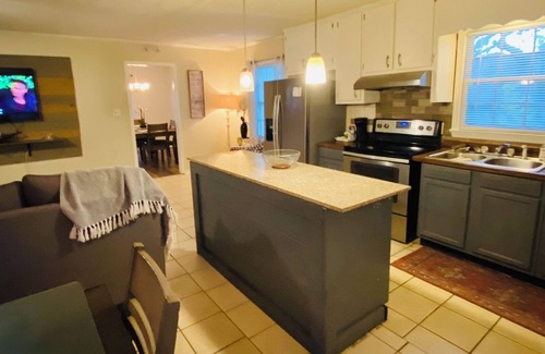Mobile House | The Oaks Vanderbilt location is adjacent to USA campus and Azalea golf course