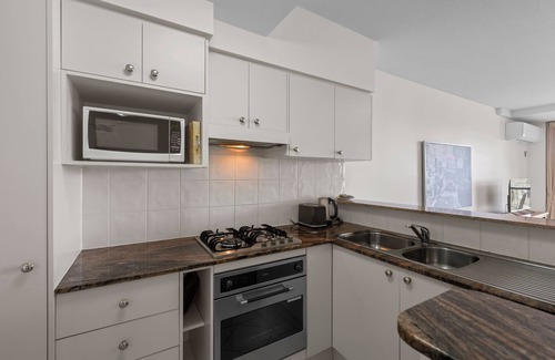 Auchenflower Apartment | The Oasis Apartments