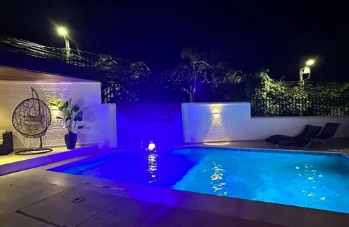 Las Lomas I Villa | The Oasis Eden 4 Bedroom Mansion Exotic Pool 5 min from Provenza,GUEST FRIENDLY.