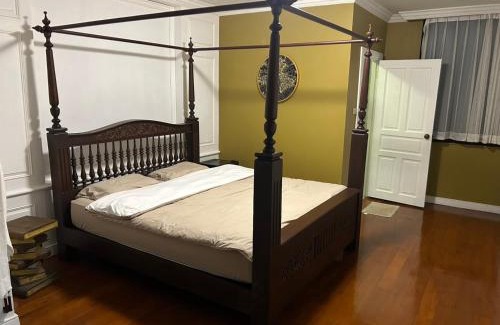 Nana House | The oasis on 8