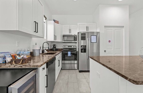 West Park House | The Oasis Yard - Pool - Jets - Game Room - BBQ - Relax&Unwind