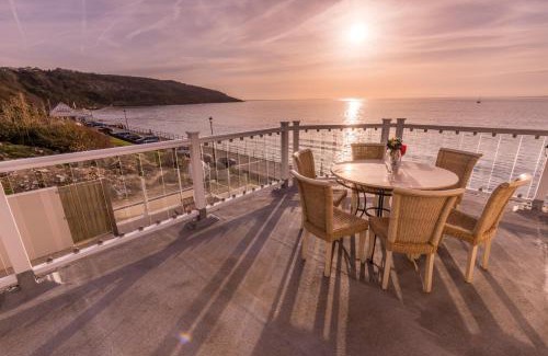 Totland Bay Apartment | The Observation Apartment