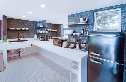 Dawson Apartment | The Obsidian by Lodgewell - Precious Gem on South Congress