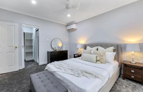 Coconut Grove House | The OC Home: Centrally Located, Home Away Home