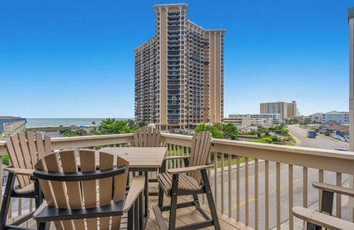 North Myrtle Beach Apartment | The Ocean Bridge C34 - Beautiful Unit Across from Beach