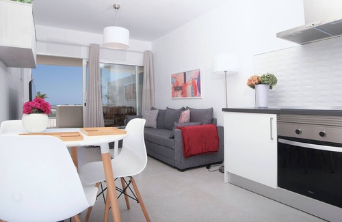 Costa Teguise Apartment | The Ocean View - with sea view terrace and shared pool