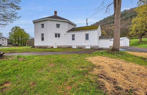 Maryland House | The Octagon - Historic Charm Meets Modern Comfort