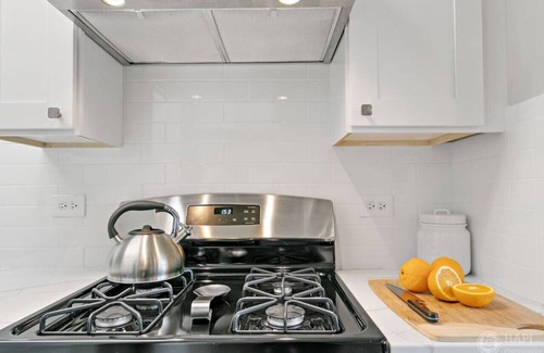 Waukegan Apartment | The Office Loft- 2 Bedroom