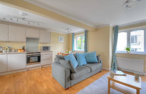 Lyme Regis Cottage | THE OLD BAKEHOUSE, pet friendly, with a garden in Lyme Regis