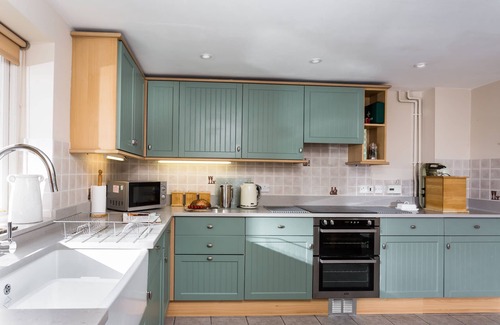 Kingham House | The Old Bakery (4) - sleeps 4 guests in 2 bedrooms