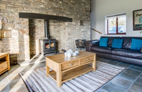 Llanrhidian House | The Old Barn in Pen-clawdd