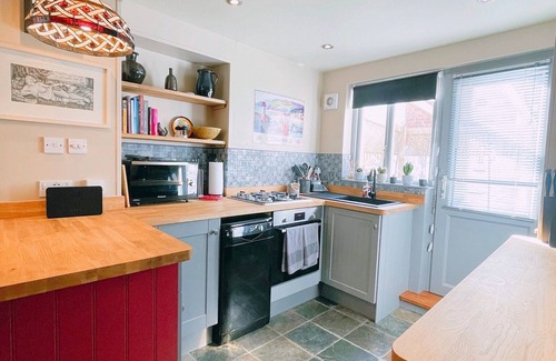 St Ives House | The Old Bookshop - cheerful house located in St Ives centre