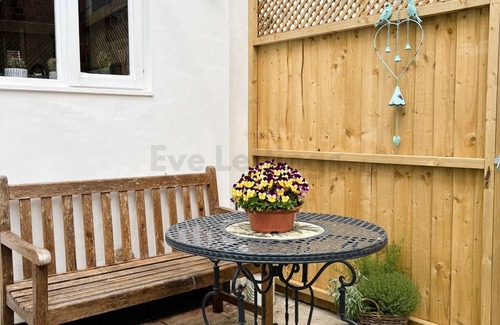 St Ives House | The Old Bookshop - cheerful house located in St Ives centre