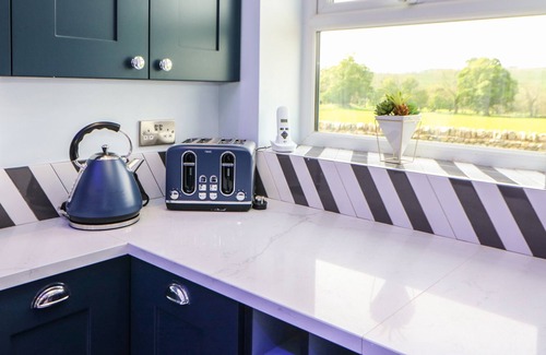 Eggleston House | THE OLD BYRE, pet friendly, with hot tub in Middleton-In-Teesdale