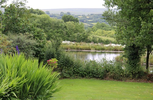 South Tawton Cottage | The Old Calf House - sleeps 2 guests in 1 bedroom